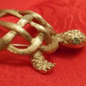 14Kt Yellow Gold Turtle Brooch/Pin Emerald Eyes (Vtg) 8.5g+